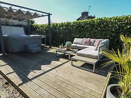 Coupling Cottage