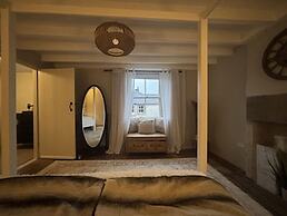 Coupling Cottage