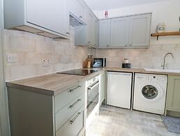 Pear Cottage - Priorwood Garden