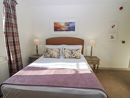 Pear Cottage - Priorwood Garden