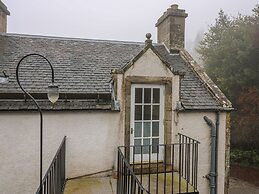 Upper West Wing Flat - Tarvit