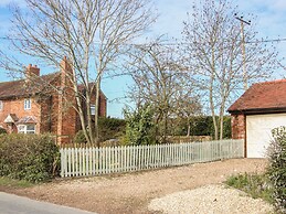 1 Royal Oak Cottages