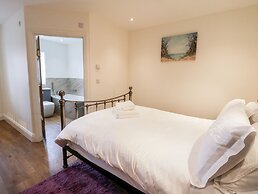 Shipswheel Cottage at Broadings Farm