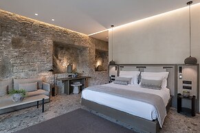 Aeonic Suites and Spa