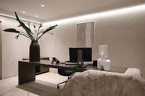 Aeonic Suites and Spa