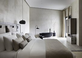 Aeonic Suites and Spa