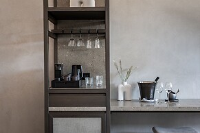 Aeonic Suites and Spa