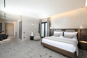 Aeonic Suites and Spa