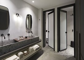 Aeonic Suites and Spa