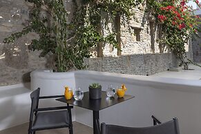 Aeonic Suites and Spa