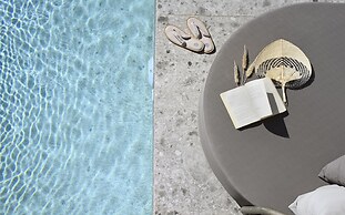 Aeonic Suites and Spa