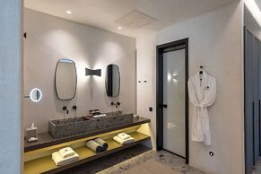 Aeonic Suites and Spa