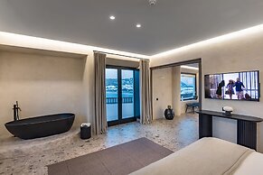 Aeonic Suites and Spa