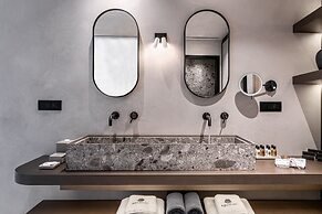 Aeonic Suites and Spa