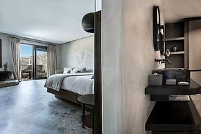 Aeonic Suites and Spa