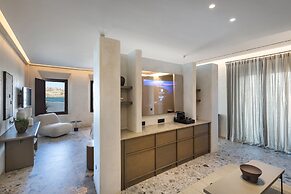 Aeonic Suites and Spa