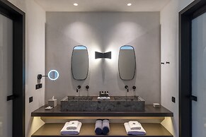 Aeonic Suites and Spa