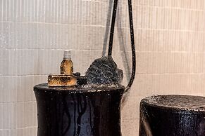 Aeonic Suites and Spa