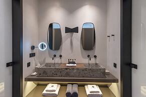 Aeonic Suites and Spa