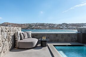 Aeonic Suites and Spa