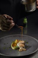 Aeonic Suites and Spa