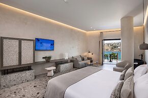 Aeonic Suites and Spa