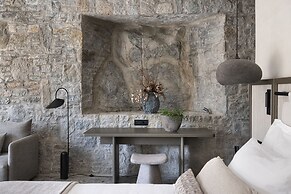 Aeonic Suites and Spa