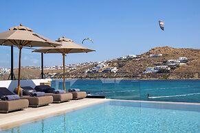 Aeonic Suites and Spa