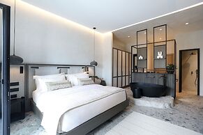 Aeonic Suites and Spa