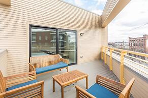 Upscale 3BR Penthouse by CozySuites