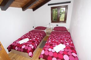 Holiday House Cuvi