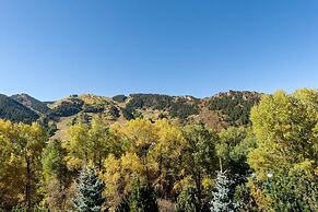 Miners Trail Road Home by iTrip Aspen Snowmass