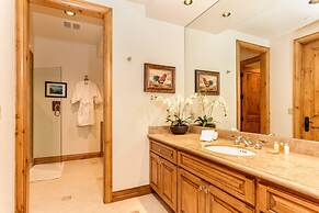 Miners Trail Road Home by iTrip Aspen Snowmass