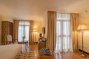 The Grand Palace Hotel