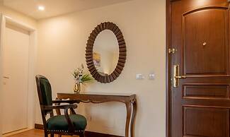 The Grand Palace Hotel