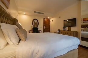 The Grand Palace Hotel