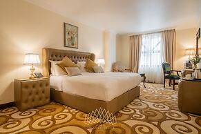 The Grand Palace Hotel