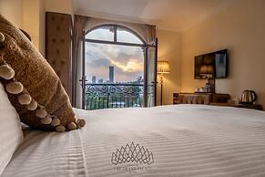 The Grand Palace Hotel