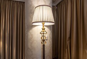 The Grand Palace Hotel