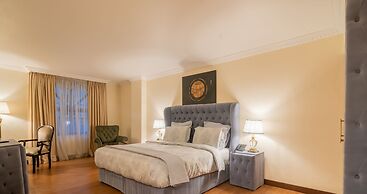 The Grand Palace Hotel