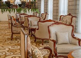 The Grand Palace Hotel
