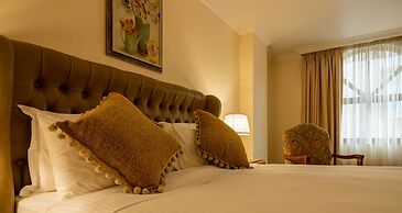 The Grand Palace Hotel