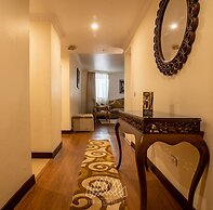 The Grand Palace Hotel