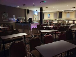 3 Bedroom Caravan, Sleeps 8, at Parkdean Newquay Holiday Park