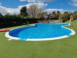 3 Bedroom Caravan, Sleeps 8, at Parkdean Newquay Holiday Park