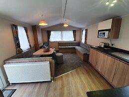 3 Bedroom Caravan, Sleeps 8, at Parkdean Newquay Holiday Park