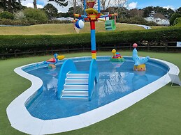 3 Bedroom Caravan, Sleeps 8, at Parkdean Newquay Holiday Park