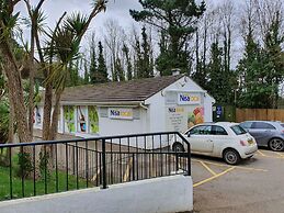 3 Bedroom Caravan, Sleeps 8, at Parkdean Newquay Holiday Park