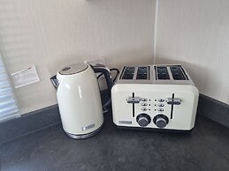 3 Bedroom Caravan, Sleeps 8, at Parkdean Newquay Holiday Park