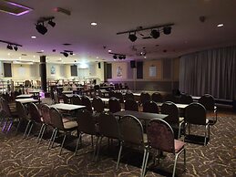 3 Bedroom Caravan, Sleeps 8, at Parkdean Newquay Holiday Park